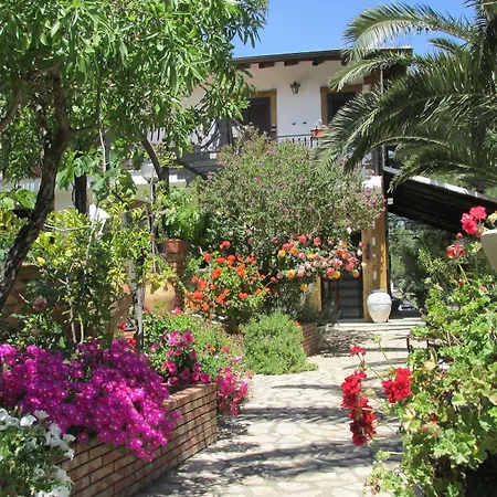Reggia Saracena Agroturismo *