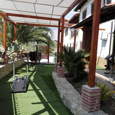 팜스테이 Reggia Saracena