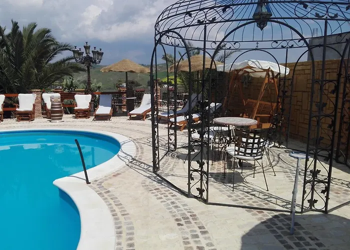 Reggia Saracena Vakantieboerderij *