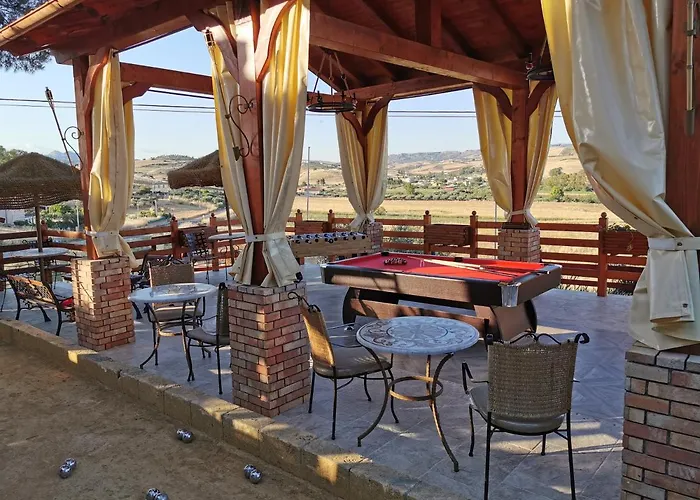 Reggia Saracena مزرعة للإقامة *